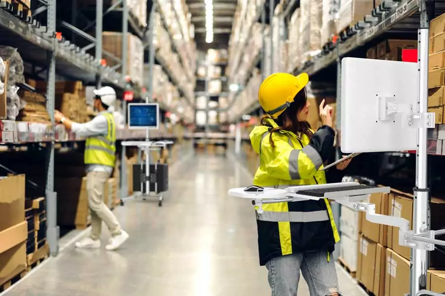 Maximize Warehouse Efficiency with Mobile Computer Carts | Sallas Industrial